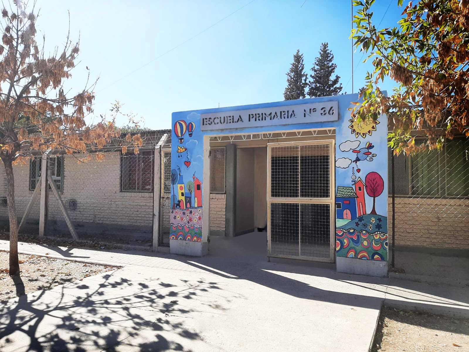 Frente escuela 36